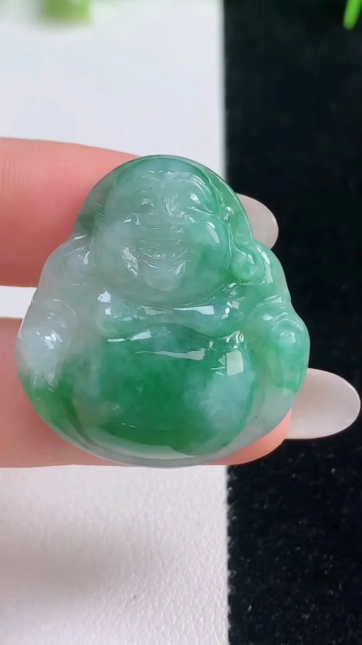 天然A货翡翠佛公吊坠，尺寸30.8-29-5.8，重量:8.36g
10月20日