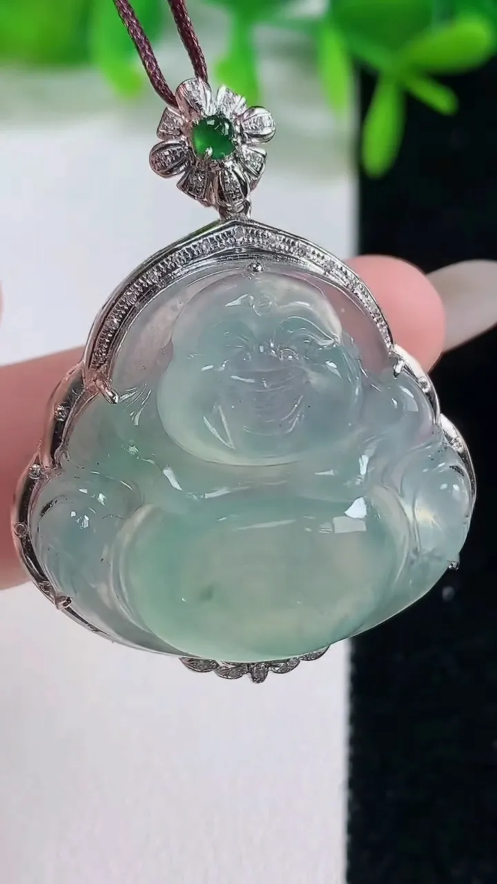 天然A货翡翠佛公吊坠，尺寸38.8-31-10.4，裸石26.5-28.4重量:9.35g
10月2