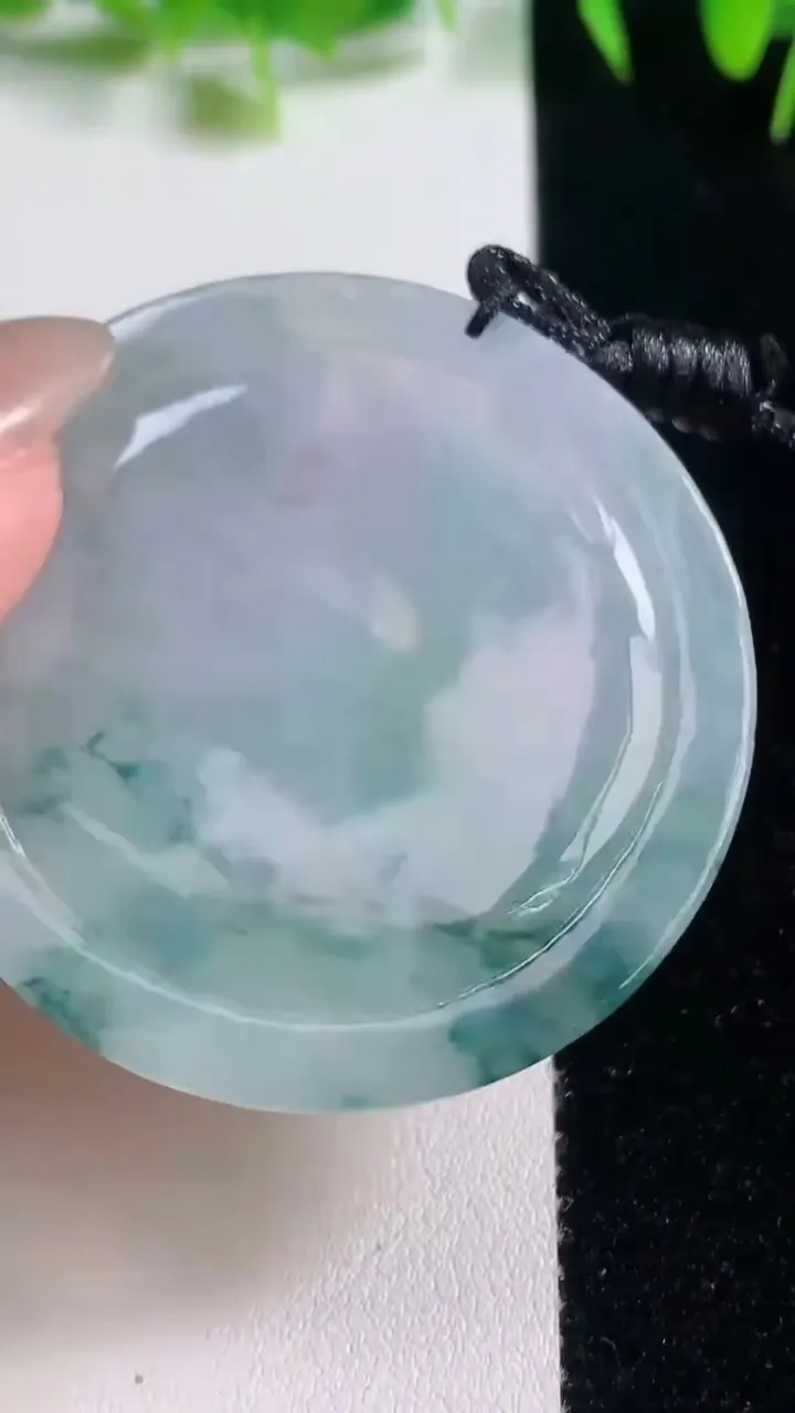 天然A货翡翠冰种飘花龙马精神吊坠，尺寸49.6-5，重量:21.78g
10月20日