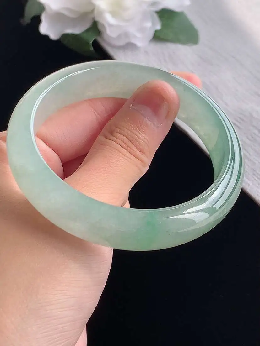 a货翡翠老坑冰种飘绿正装正圈手镯57-58圈口  尺寸57.3×13.8×7.6mm 重量58.88g 1019
