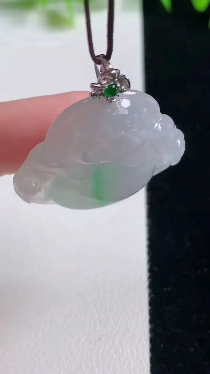 天然A货翡翠佛公吊坠，尺寸29.4-33-6，重量:8.71g
10月21日