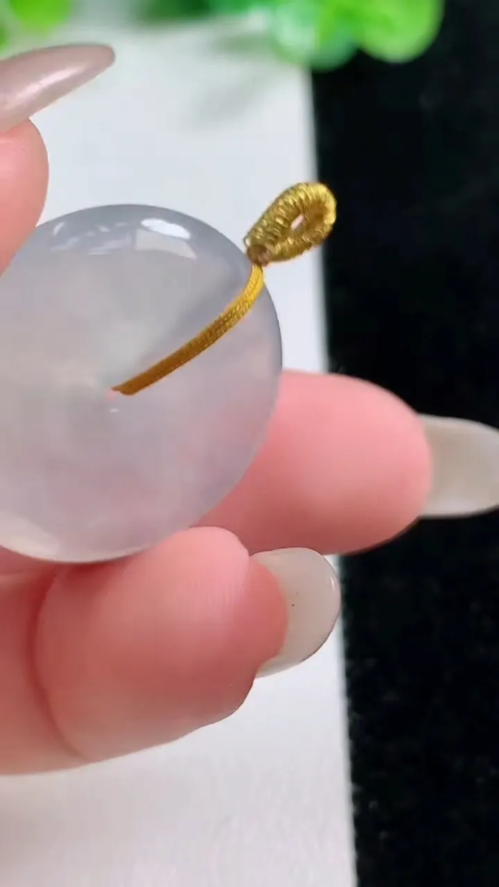 天然A货翡翠平安扣吊坠，尺寸25.2-5.4，重量:8.30g
10月21日