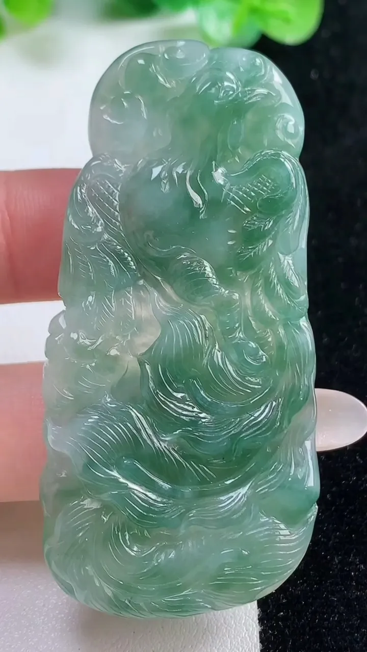 天然A货翡翠凤凰吊坠，尺寸63.3-30.3-5.6，重量:21.54g
10月21日