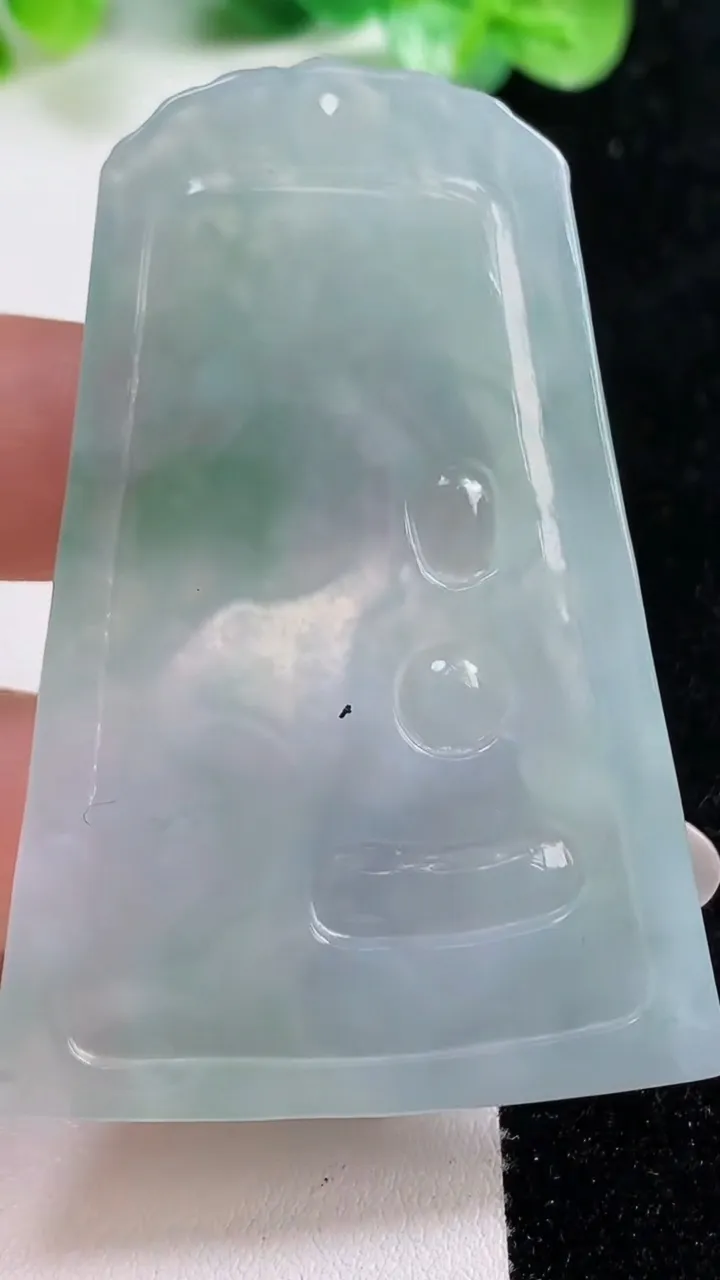 天然A货翡翠普贤菩萨吊坠，尺寸60.5-42.2-5.4，重量:23.25g
10月21日