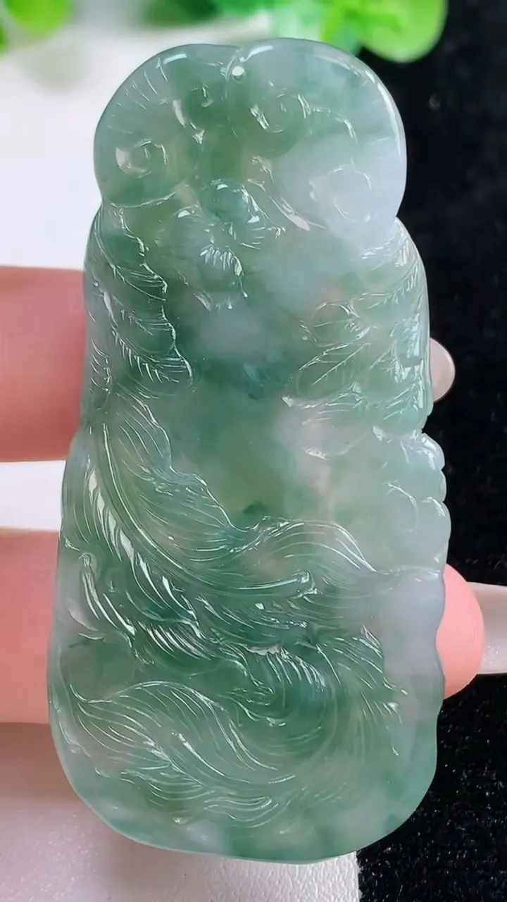 天然A货翡翠凤凰吊坠，尺寸63.3-30.3-5.6，重量:21.54g
10月21日