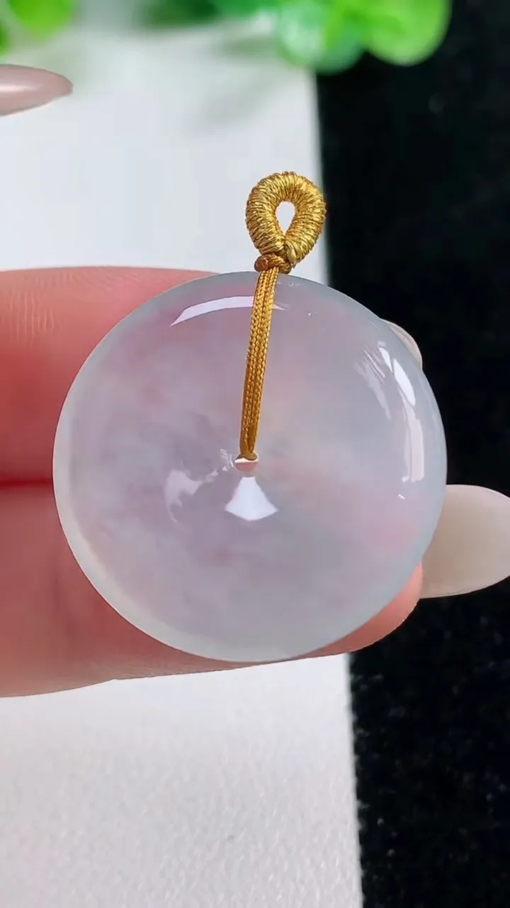 天然A货翡翠平安扣吊坠，尺寸25.2-5.4，重量:8.30g
10月21日