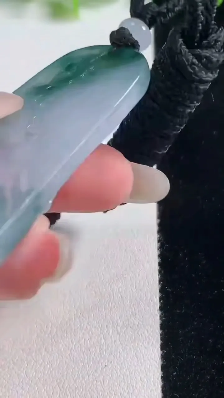 天然A货翡翠种飘花普贤菩萨吊坠，尺寸61.4-33-6.2，重量:30.09g
10月21日