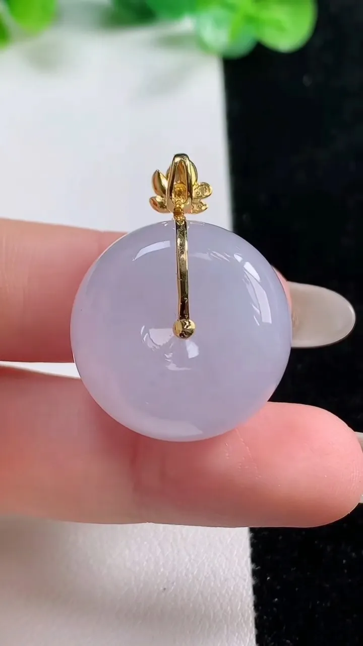 天然A货翡翠18K金紫罗兰平安扣吊坠，尺寸23.4-12，重量:15.02g
10月21日