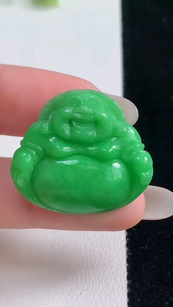 天然A货翡翠佛公吊坠，尺寸25.2-28.4-5.2，重量:6.12g
10月21日