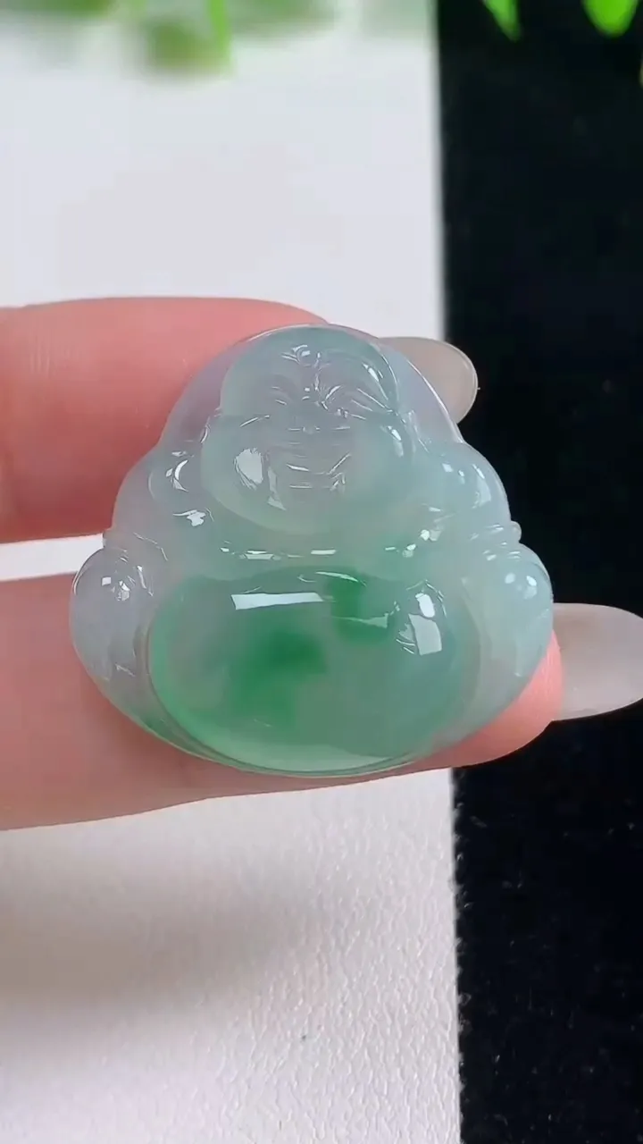 天然A货翡翠佛公吊坠，尺寸27.4-28.8-5.8，重量:7.61g
10月21日