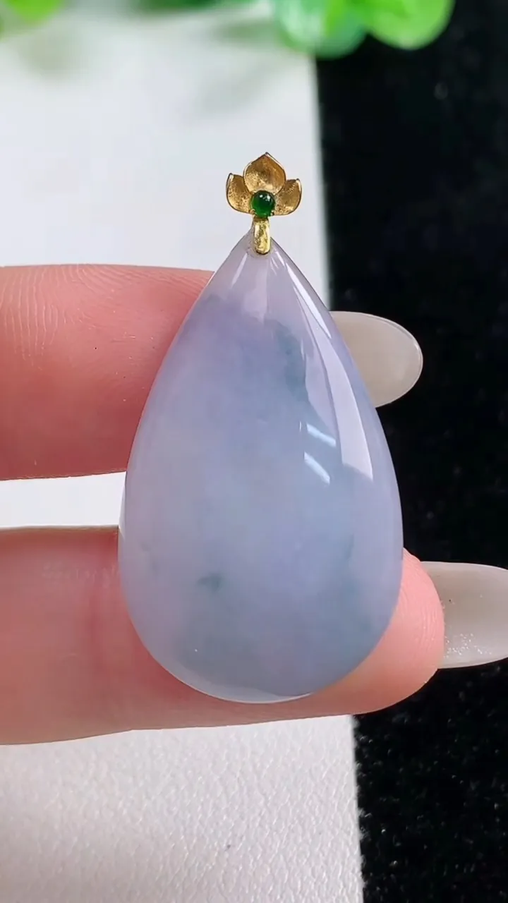 天然A货翡翠18K金紫罗兰水滴吊坠，尺寸30.3-19.6-4.6，重量:5.64g
10月21日