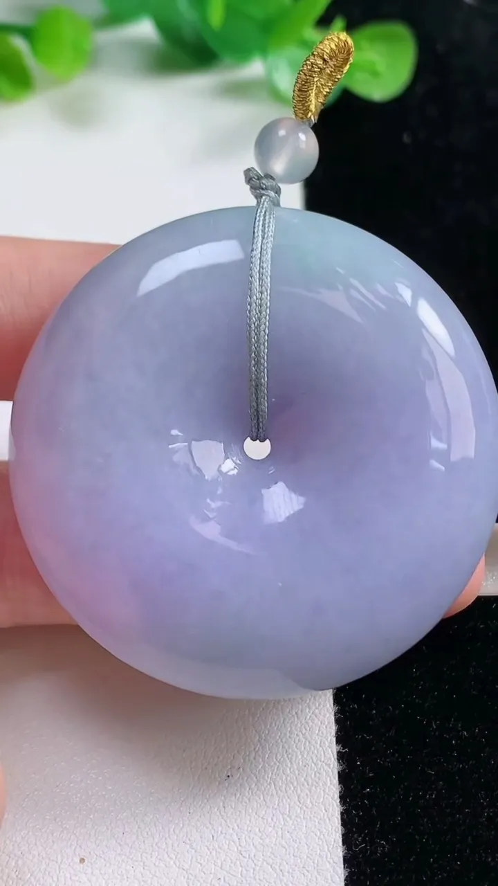 天然A货翡翠紫罗兰平安扣吊坠，尺寸46-12.4，重量:58.50g
10月21日