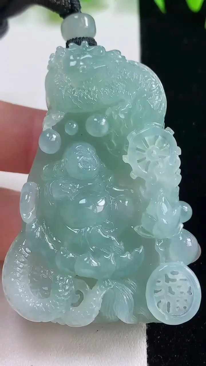 天然A货翡翠龙牌吊坠，尺寸58.8-37.3-12.1，重量:53.58g
10月21日