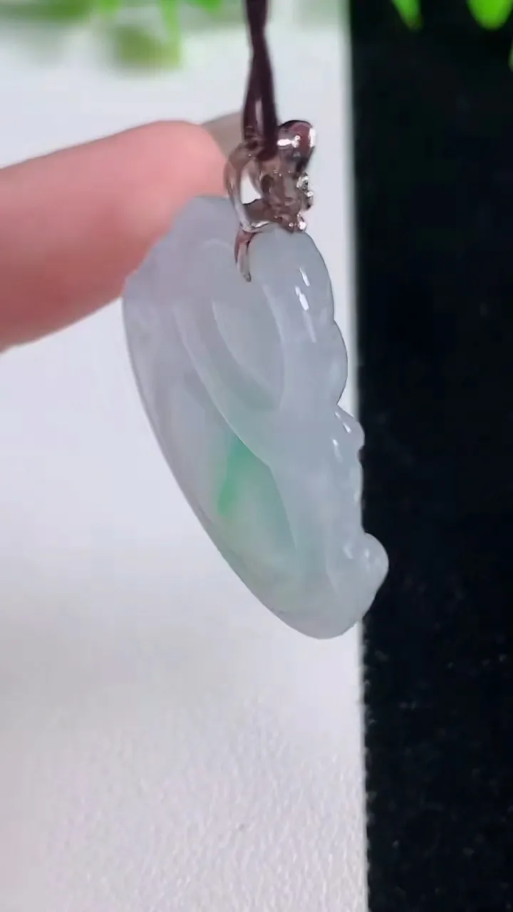 天然A货翡翠佛公吊坠，尺寸29.4-33-6，重量:8.71g
10月21日