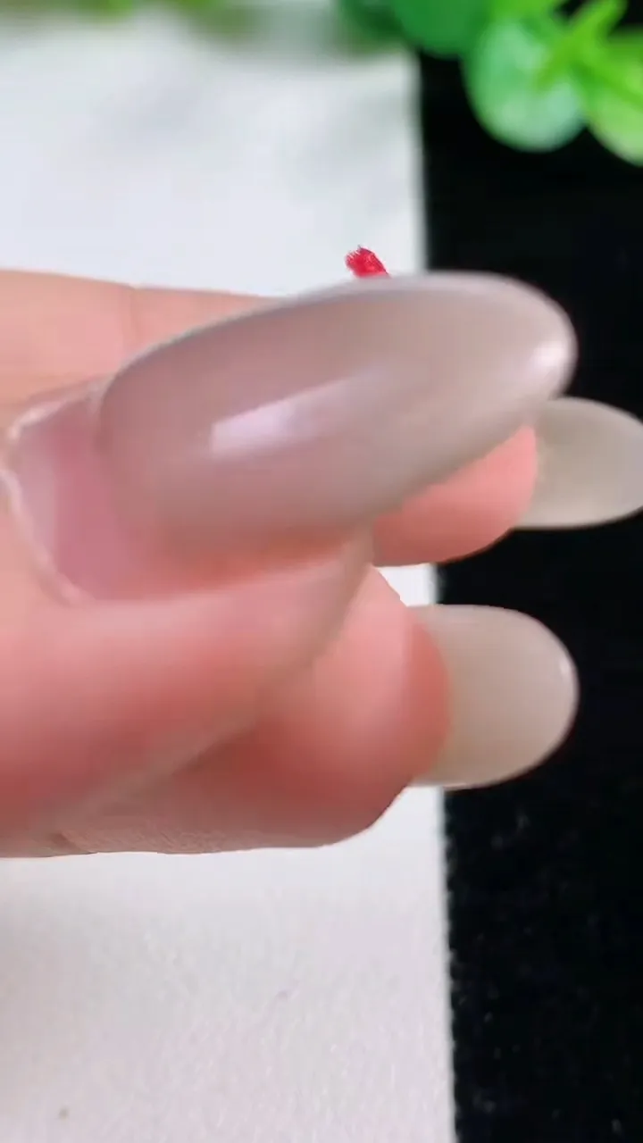 天然A货翡翠平安扣吊坠，尺寸22.8-5.4，重量:6.29g
10月22日