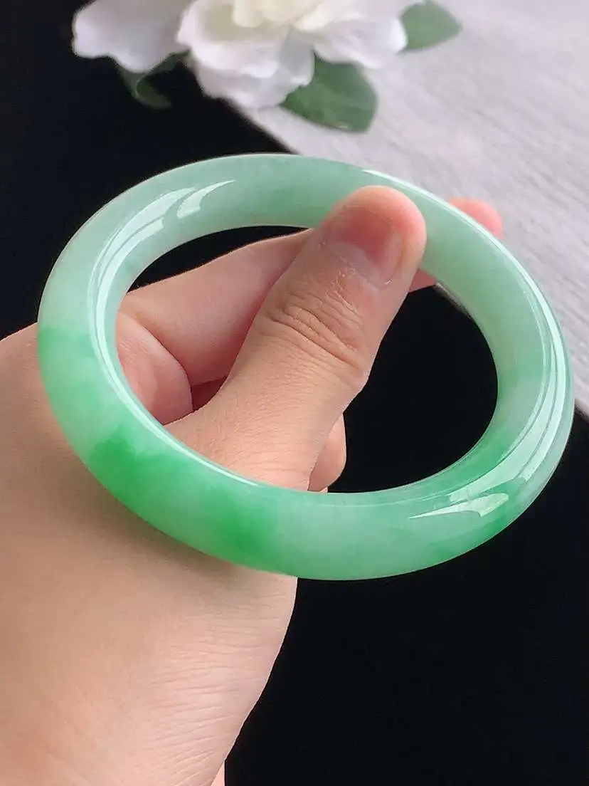 a货翡翠老坑冰种满绿圆条手镯56-57圈口  尺寸56×11.3mm 重量68.38g 1020 A73