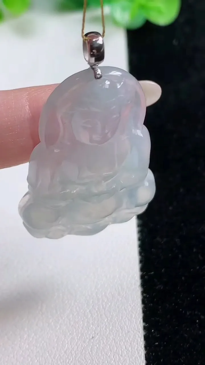 天然A货翡翠种白冰观音菩萨吊坠，尺寸41.3-28-5.4，重量:10.99g
10月22日