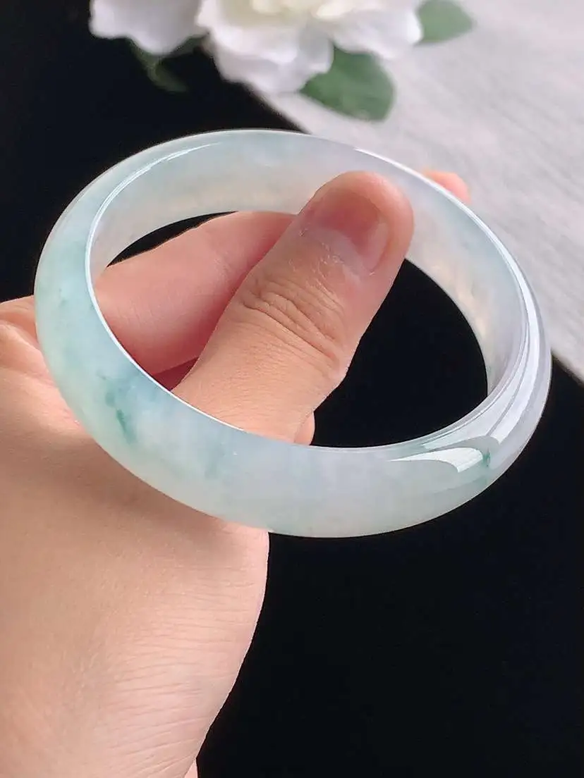 a货翡翠老坑冰种飘花正装正圈手镯55-56圈口  尺寸55.8×13.5×6.8mm 重量48.65g 1020