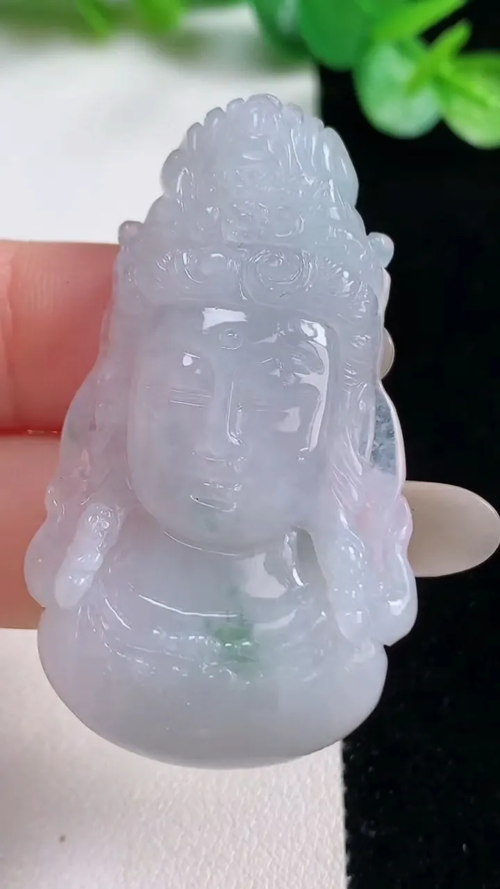 天然A货翡翠冰种飘花观音头吊坠，尺寸50-28.2-5.8，重量:16.34g
10月22日