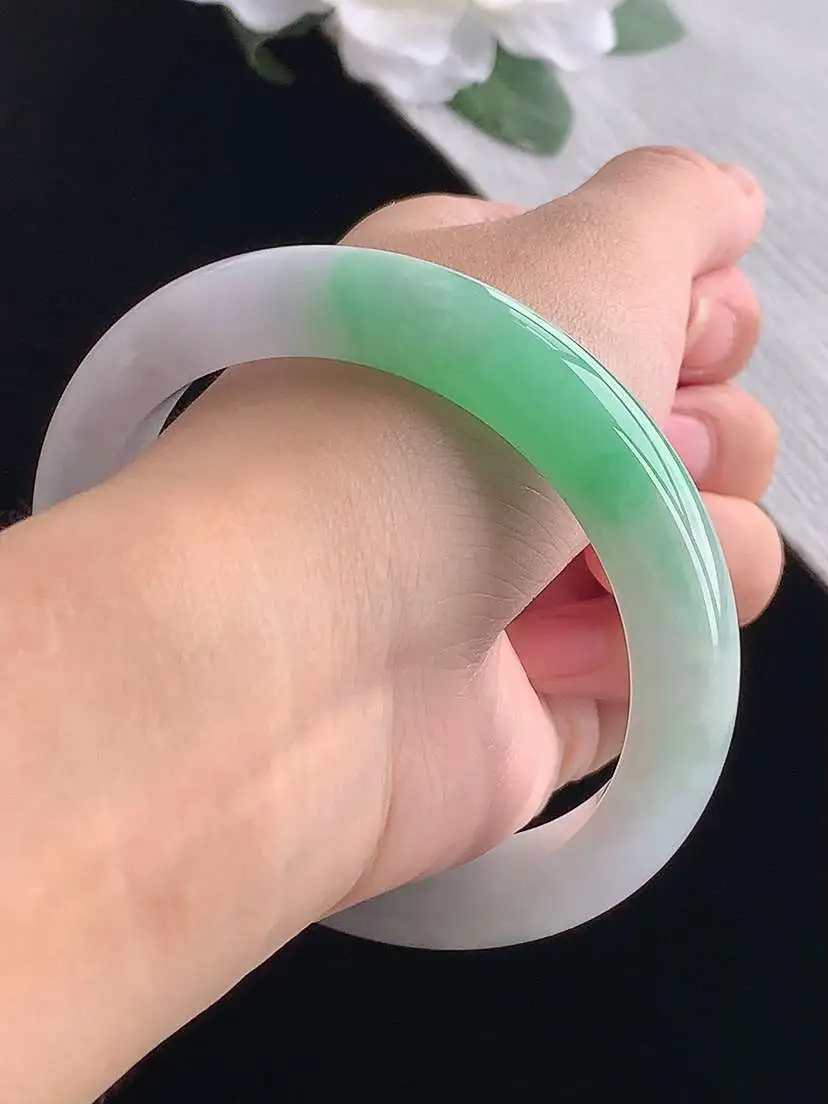 a货翡翠老坑冰种春带彩紫罗兰飘绿正装正圈手镯60-61大圈口  尺寸60.2×13×9mm 重量73.24g 1020
