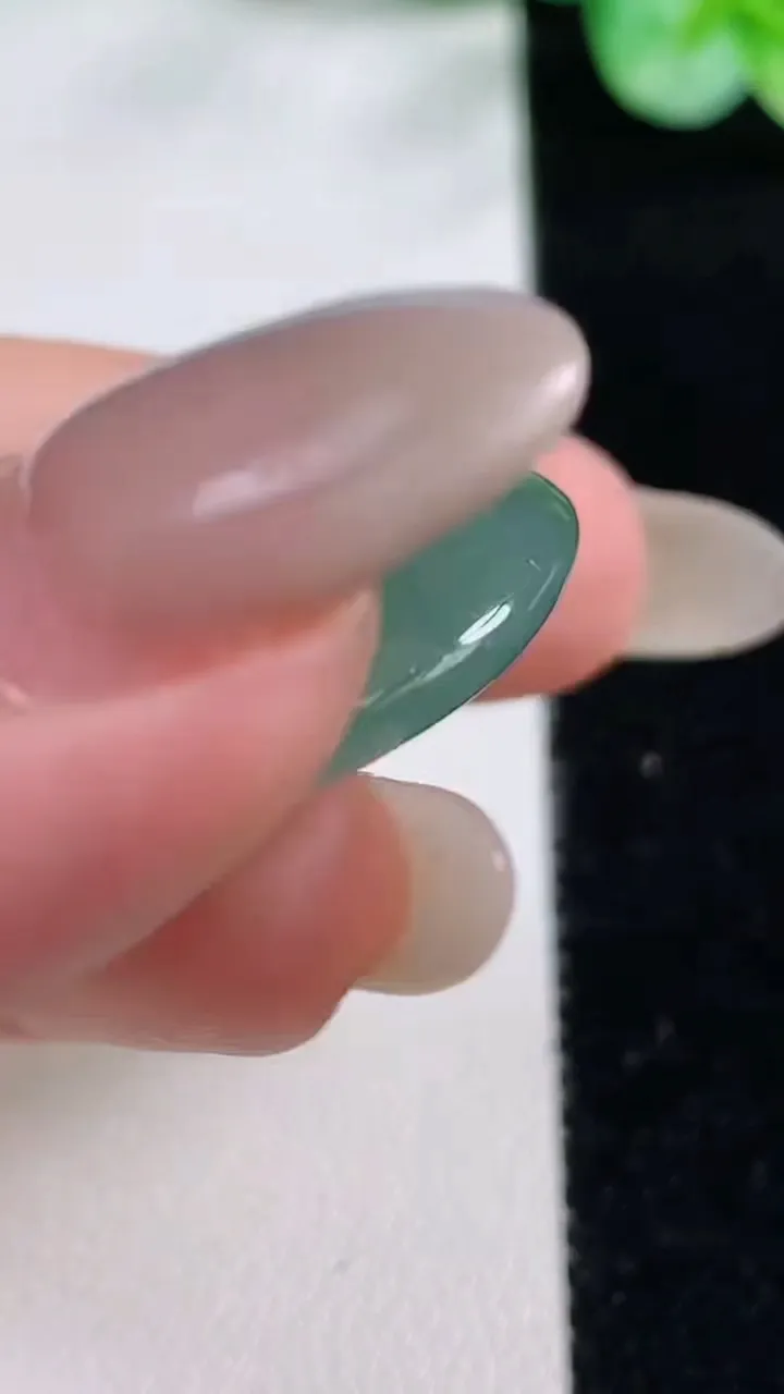 天然A货翡翠平安扣吊坠，尺寸25.6-6，重量:9.08g
10月23日