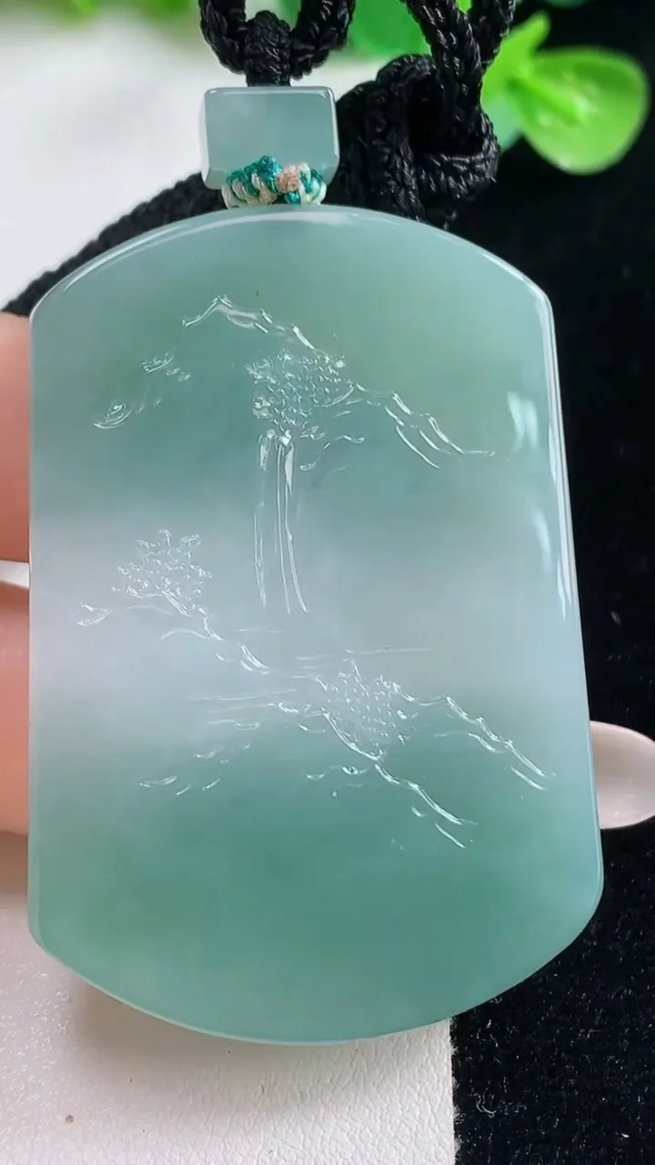 天然A货翡翠山水牌吊坠，尺寸51.4-36.2-6，重量:33.03g
10月23日