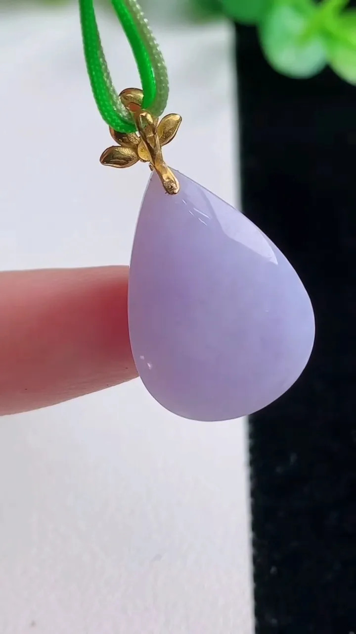 天然A货翡翠18K金紫罗兰水滴吊坠，尺寸21.7-14.9-8，重量:4.42g
10月23日