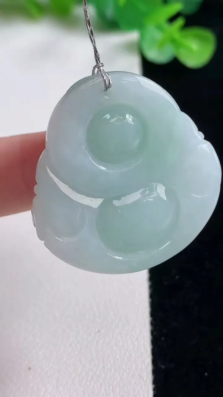 天然A货翡翠佛公吊坠，尺寸31.7-31.4-12，重量:20.90g
10月23日
