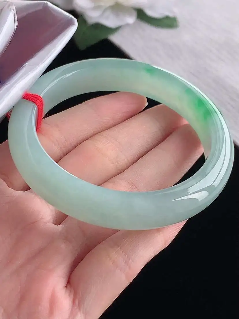 a货翡翠老坑冰种飘绿正装正圈手镯56-57圈口  尺寸56.5×11.6×8.3mm  1022