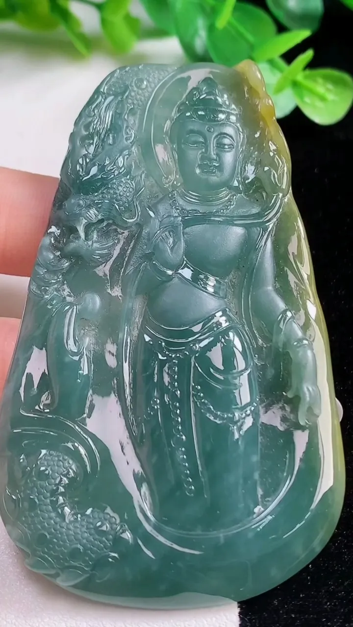 天然A货翡翠蓝水双彩祥龙大势至菩萨吊坠，尺寸78.8-47-6.6，重量:39.46g
10月23日