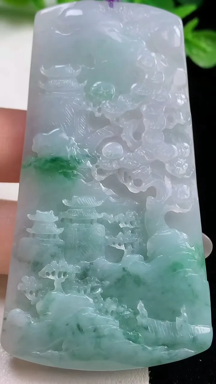 天然A货翡翠山水牌吊坠，尺寸73.8-40-6.2，重量:38.16g
10月23日
