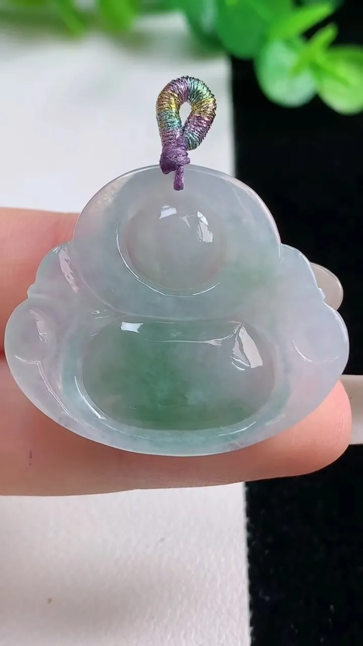 天然A货翡翠佛公吊坠，尺寸28.8-33.5-6，重量:7.45g
10月23日