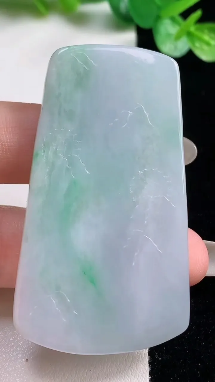 天然A货翡翠山水牌吊坠，尺寸58.6-32.3-6，重量:27.84g
10月23日