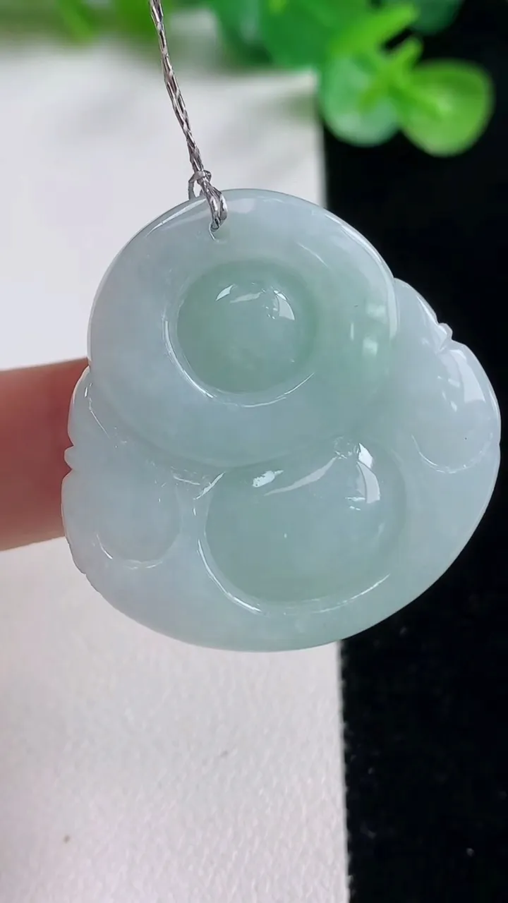 天然A货翡翠佛公吊坠，尺寸31.7-31.4-12，重量:20.90g
10月23日