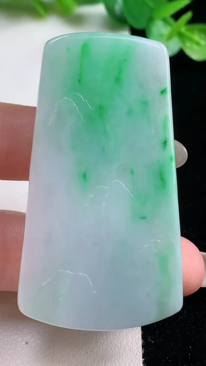 天然A货翡翠山水牌吊坠，尺寸57.8-31-6，重量:27.00g
10月23日