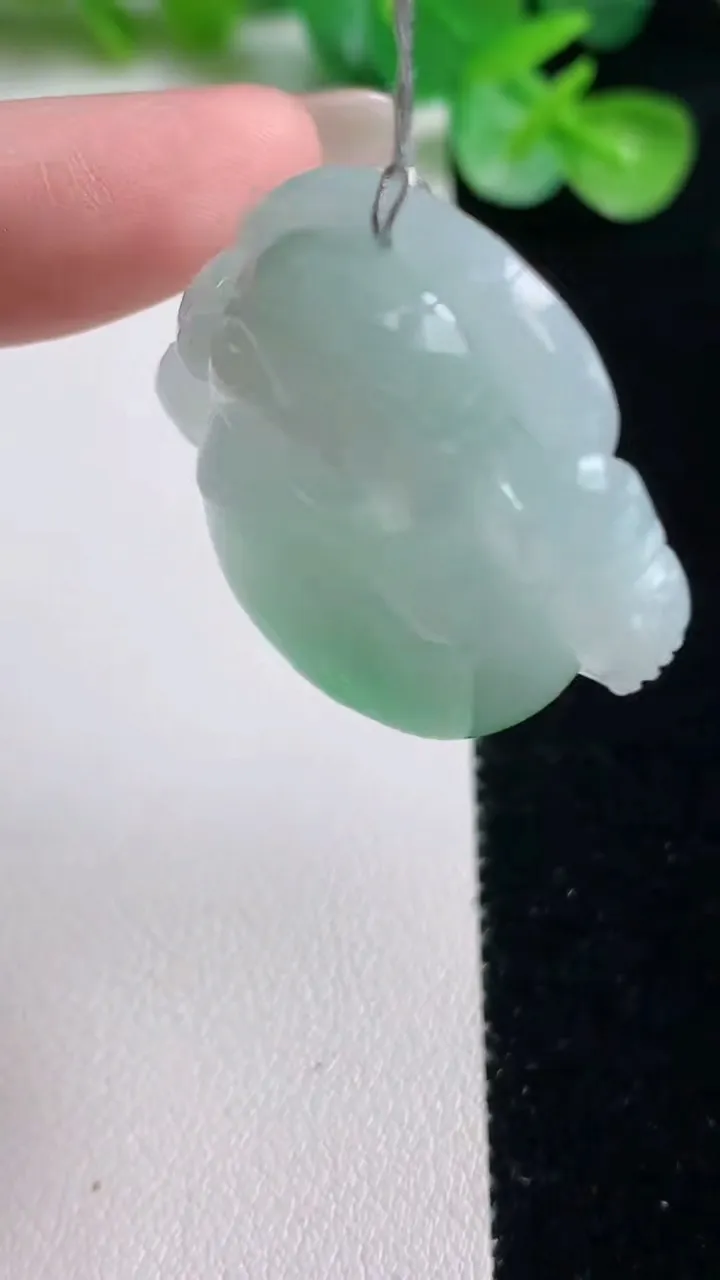 天然A货翡翠佛公吊坠，尺寸31.7-31.4-12，重量:20.90g
10月23日