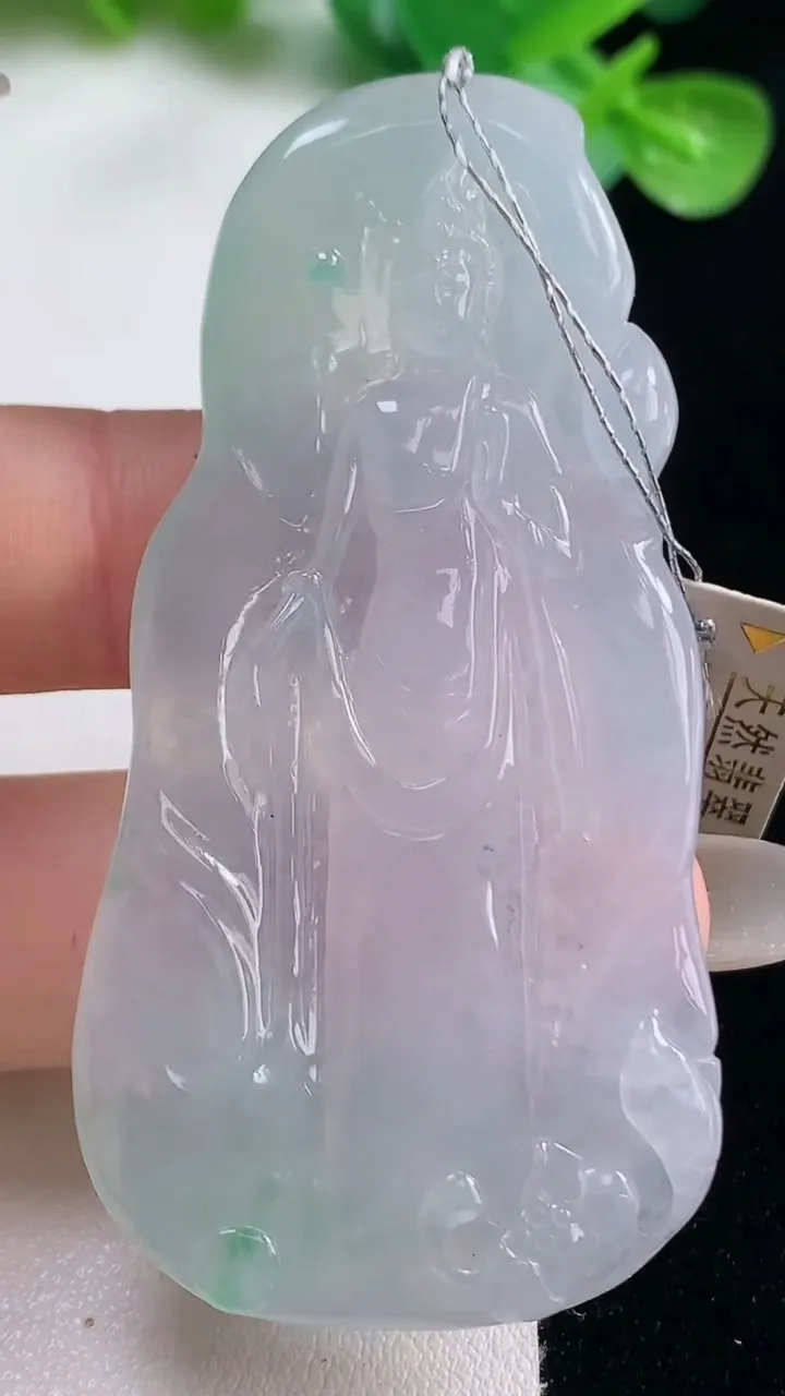 天然A货翡翠观音菩萨吊坠，尺寸63.6-30.8-5.4，重量:24.11g
10月23日