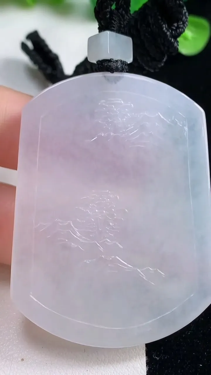 天然A货翡翠冰种紫罗兰山水牌吊坠，尺寸53.8-39.8-6.2，重量:37.56g
10月23日