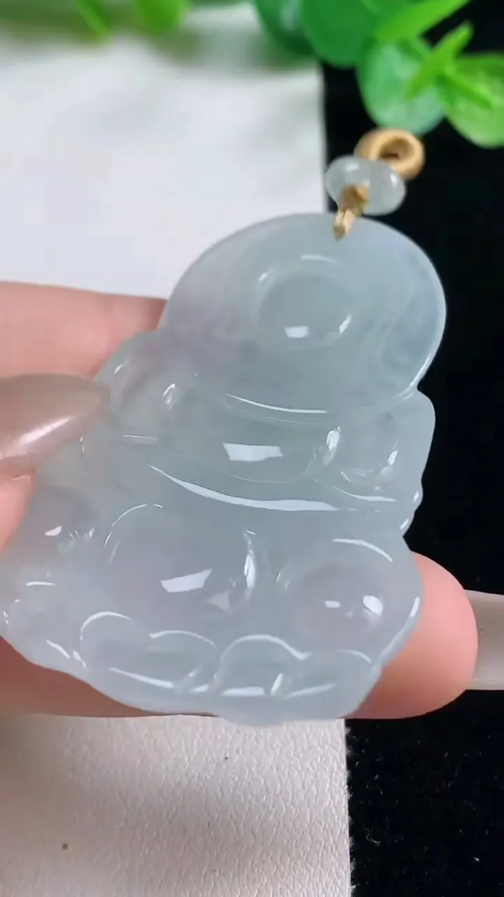 天然A货翡翠观音菩萨吊坠，尺寸52-33-5.4，重量:15.83g
10月23日