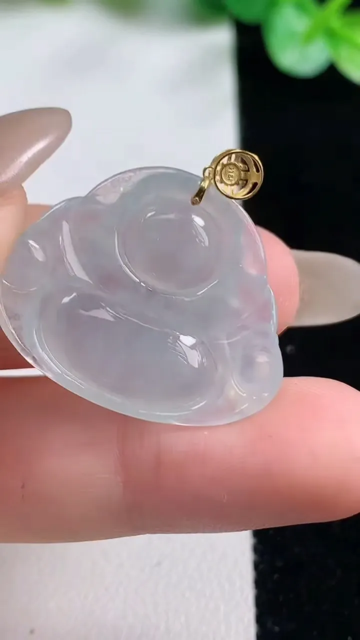 天然A货翡翠种白冰佛公吊坠，尺寸22.6-28.2-4.8，重量:4.70g
10月23日