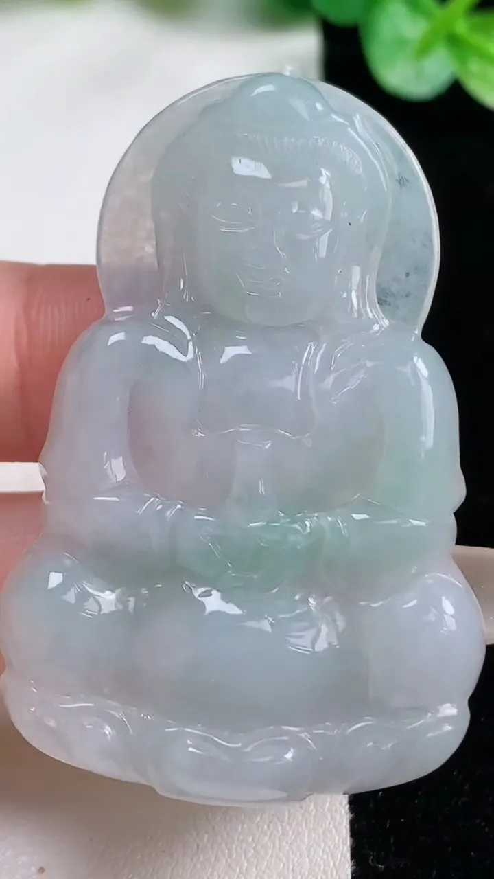 天然A货翡翠观音菩萨吊坠，尺寸52.5-24.7-5.6，重量:16.50g
10月23日