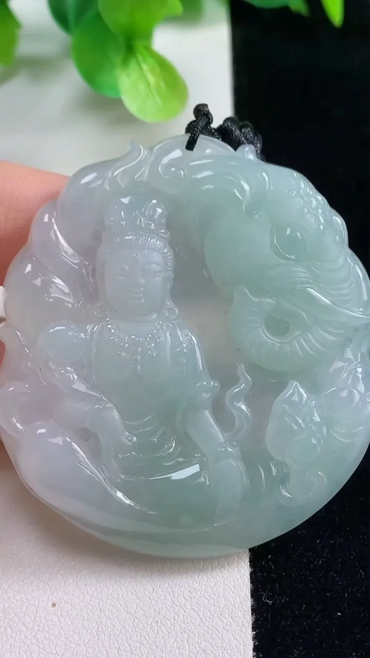 天然A货翡翠普贤菩萨吊坠，尺寸53-48.3-5.4，重量:29.41g
10月23日