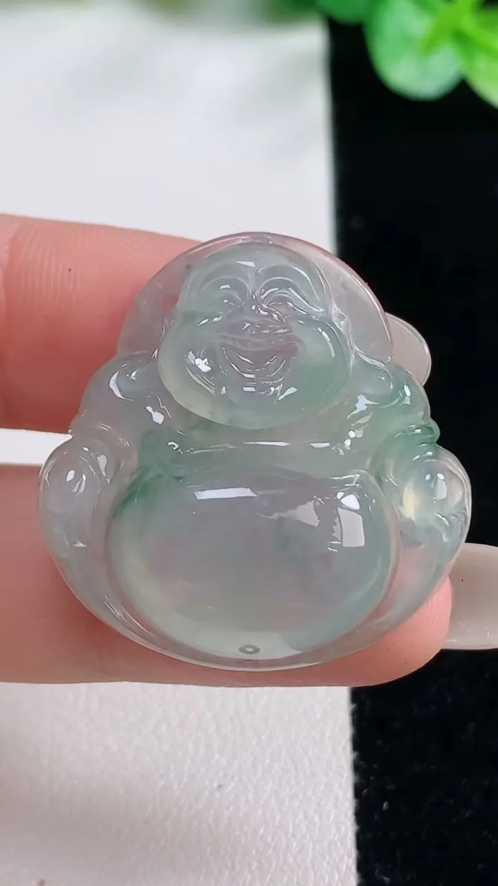 天然A货翡翠冰种飘花佛公吊坠，尺寸29.5-28.4-6，重量:8.22g
10月23日