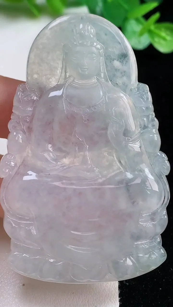 天然A货翡翠观音菩萨吊坠，尺寸65.6-37.2-5.6，重量:26.85g
10月23日
