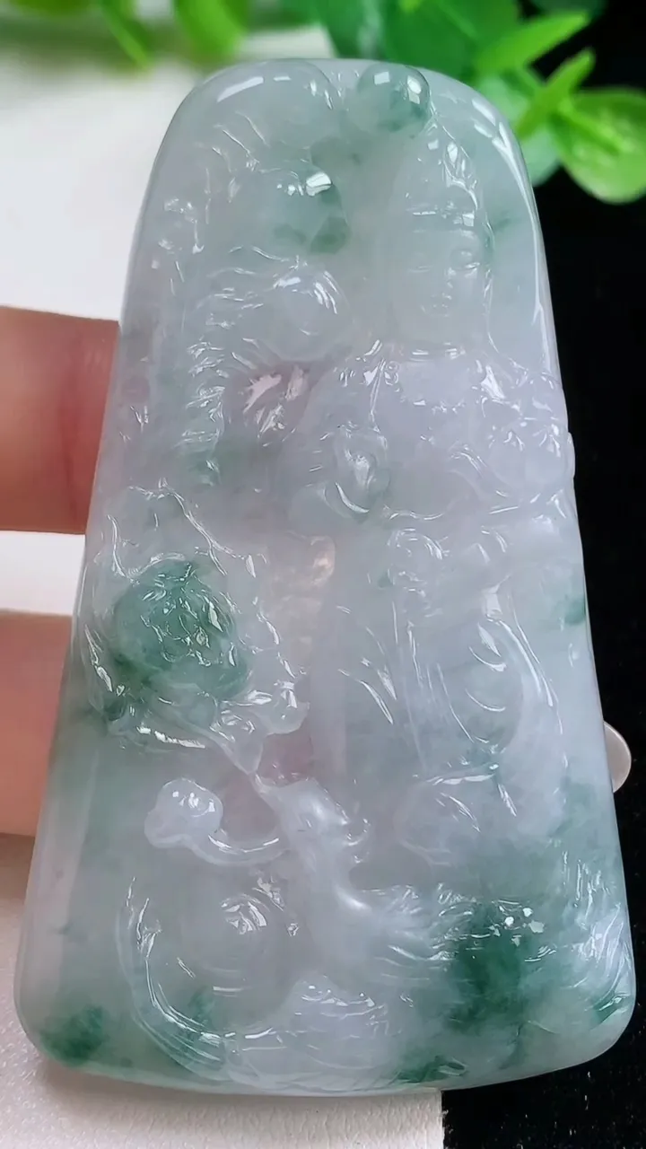 天然A货翡翠冰种飘花普贤菩萨吊坠，尺寸69.8-41-5.5，重量:31.77g
10月23日