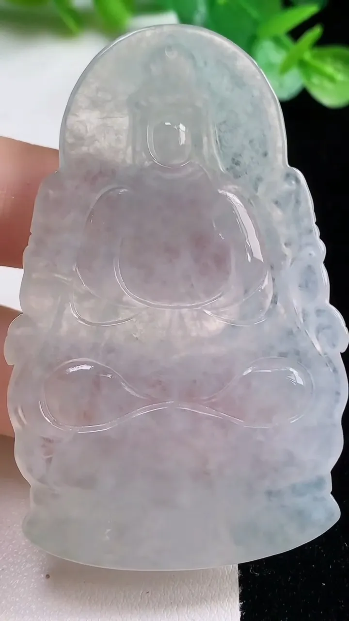 天然A货翡翠观音菩萨吊坠，尺寸65.6-37.2-5.6，重量:26.85g
10月23日