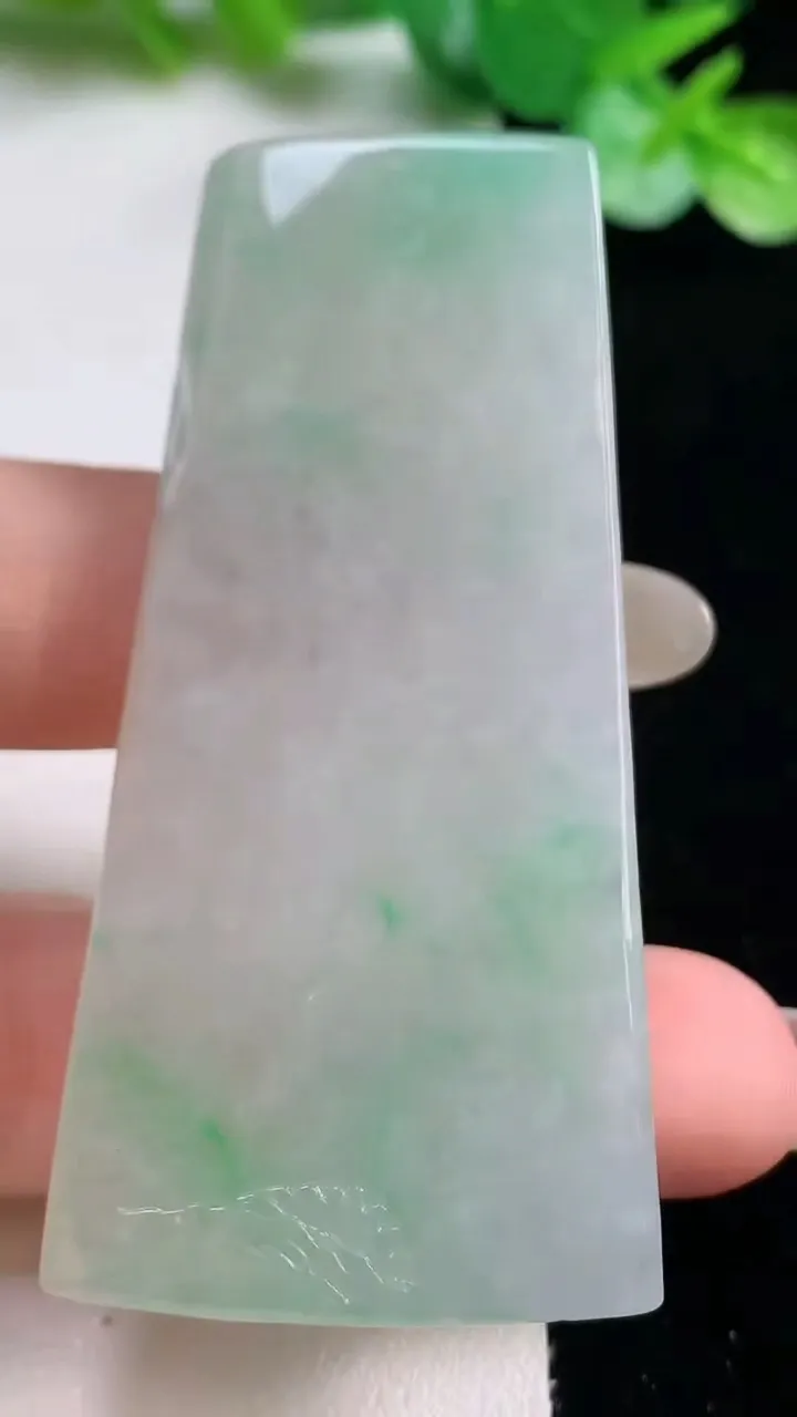 天然A货翡翠山水牌吊坠，尺寸62-29.3-6.8，重量:27.17g
10月23日