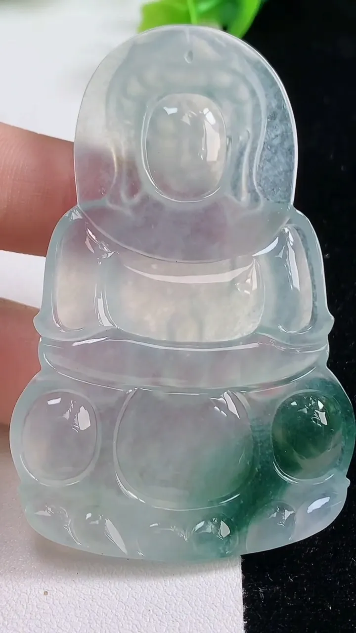 天然A货翡翠种飘花观音菩萨吊坠，尺寸67-43.4-5.6，重量:27.24g
10月23日