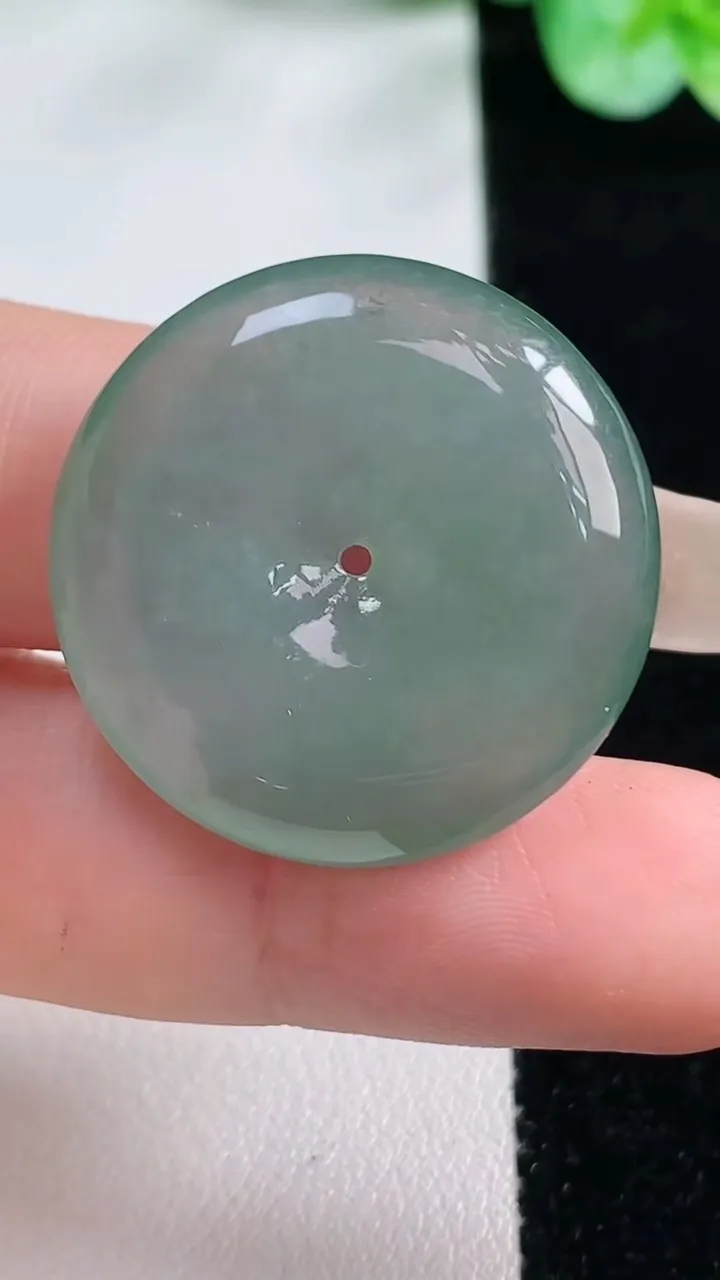 天然A货翡翠平安扣吊坠，尺寸25.6-6，重量:9.08g
10月23日