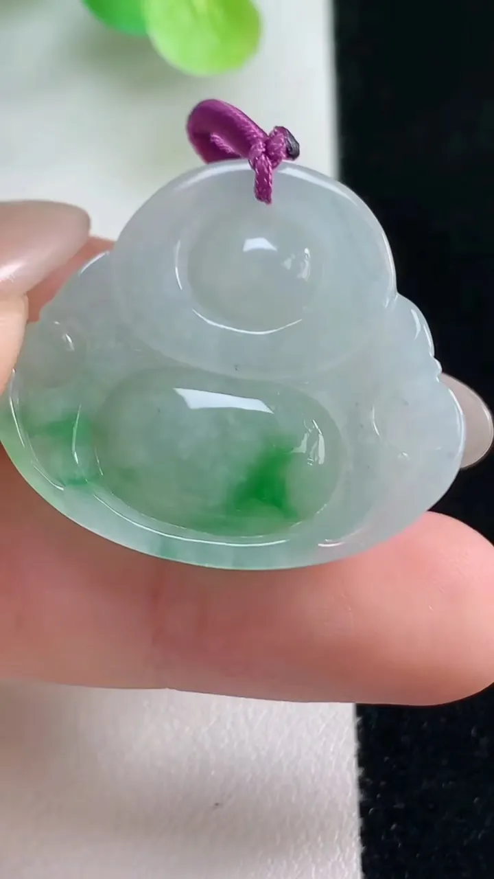 天然A货翡翠佛公吊坠，尺寸27.6-31.2-7.7，重量:9.85g
10月23日